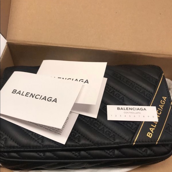 Brand new balenciaga crossbody bag - Picture 3 of 7